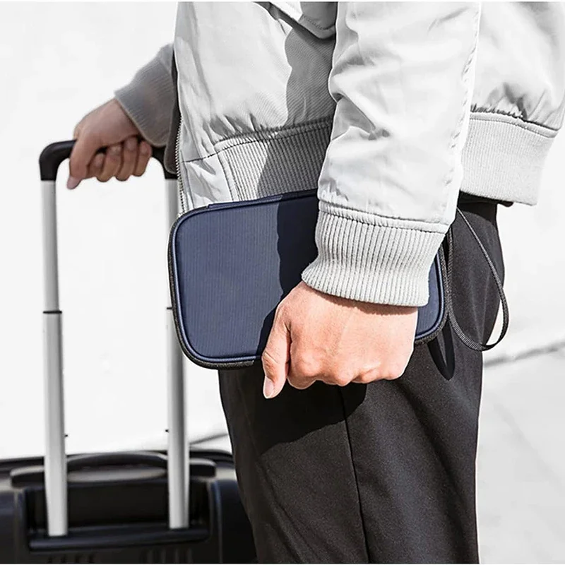 Lightweight Family Travel Pass - đánh giá và giá Women Accessories List